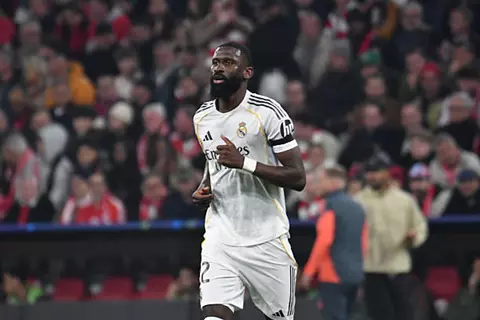 "تجديد عقد" واهتمام من أياكس.. تقارير تكشف مستقبل ثنائي ريال مدريد